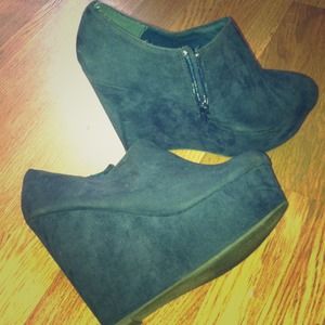 Wedge bootie