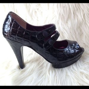 SOLD-Black patent open toe platform pump us4