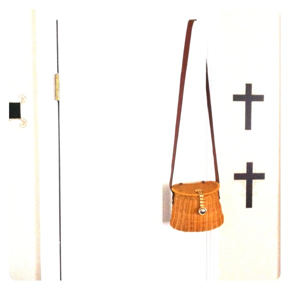 Wicker cross shoulder purse