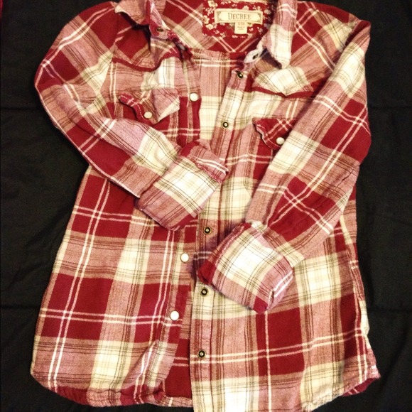 Reserved Bundle!! Plaid shirt and tank top :))