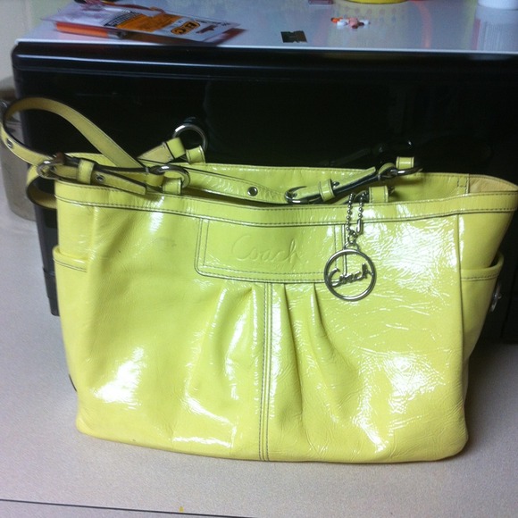 COACH F13761 Patent Leather Pleated Gallery Tote