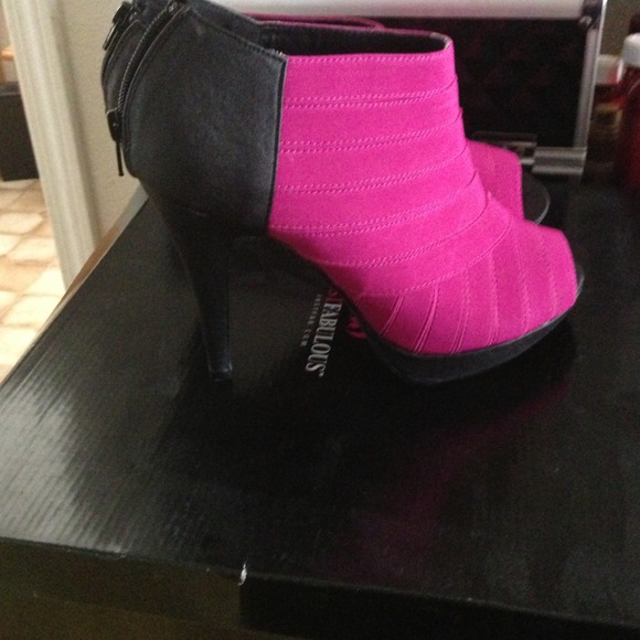 @@@SOLD@@@@Bootties. Just reduced - Picture 3 of 4