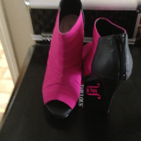 @@@SOLD@@@@Bootties. Just reduced - Picture 4 of 4