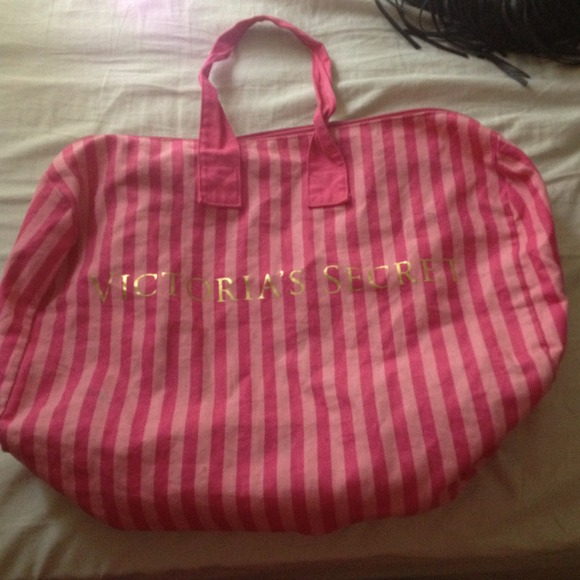 ❗Victoria secret duffle bag❗