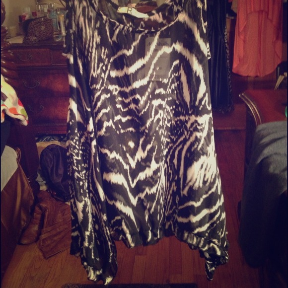 Small Black and white animal print shirt!