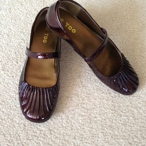 Patent Mary Jane flats