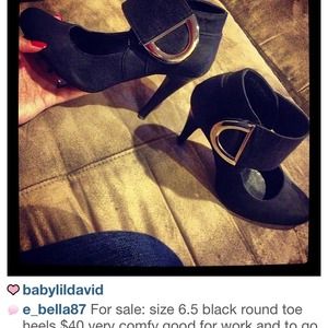 Black strap round toe shoes