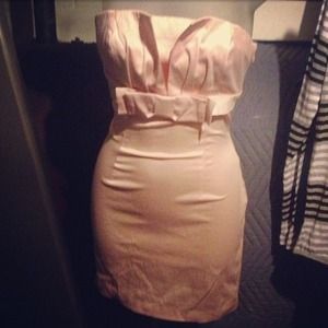 Strapless pinkish dress