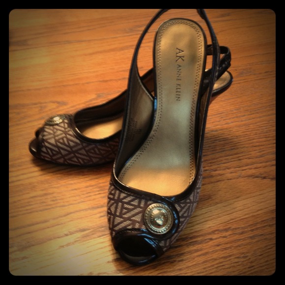 Anne Klein Shoes - Anne Klein sling back heel