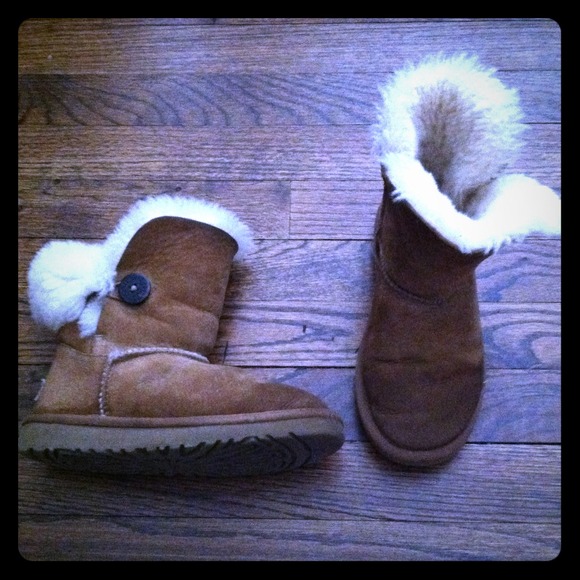 Chestnut UGGS kids size 1