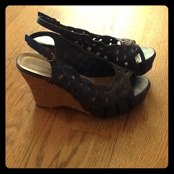 Comfy wedge to wear with summer dresses