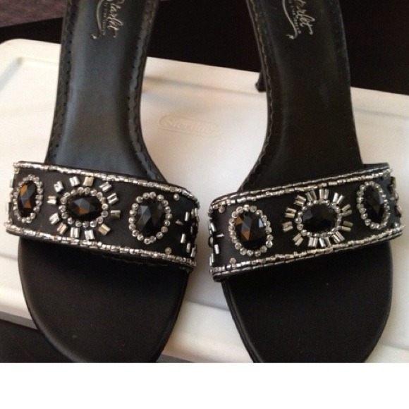 Black heels - Picture 2 of 3