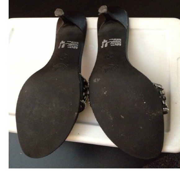 Black heels - Picture 3 of 3