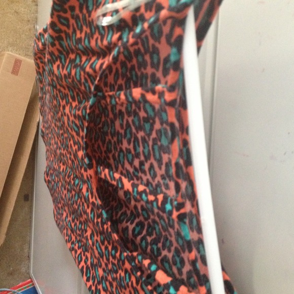 Cheetah top! - Picture 2 of 3