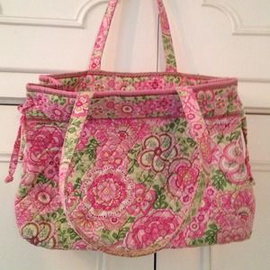 Vera Bradly Handbag. Gently used.