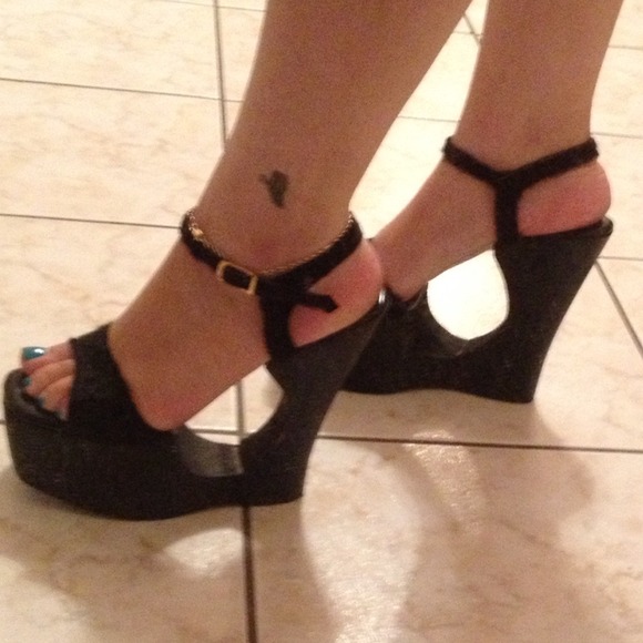 Black platforms - Picture 3 of 3