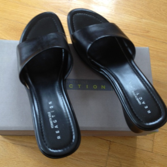 NWT Kenneth Cole Slip on Wedges