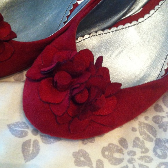 🎀SOLD🎀 Red flats - Picture 2 of 3