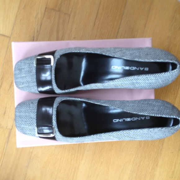 Bandolino Black and White fabric heels NWT