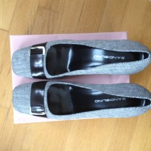 Bandolino Black and White fabric heels NWT