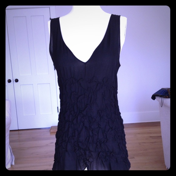 DKNY Tops - DKNY 100%silk top in black