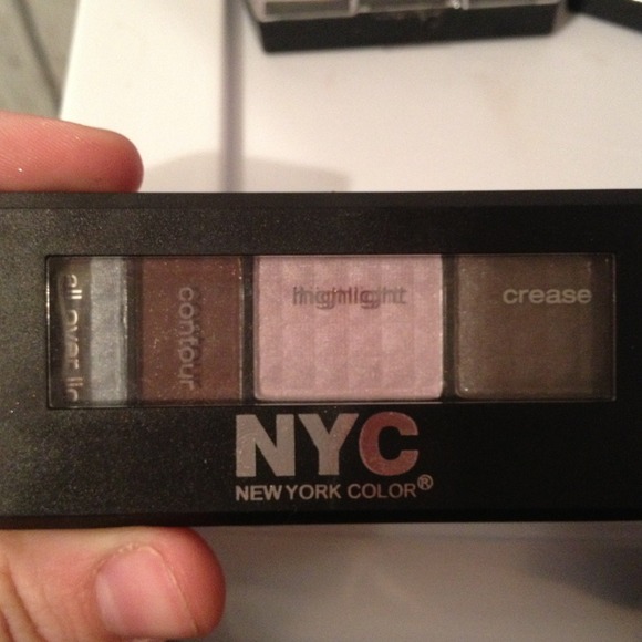 SOLD! L'oreal One-Sweep Eyeshadows & NYC Quad💜 - Picture 2 of 3