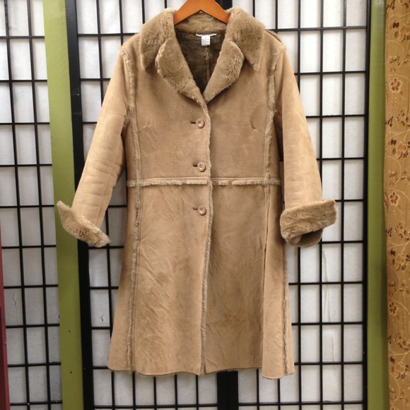 White House Black Market~ soft faux fur and suede