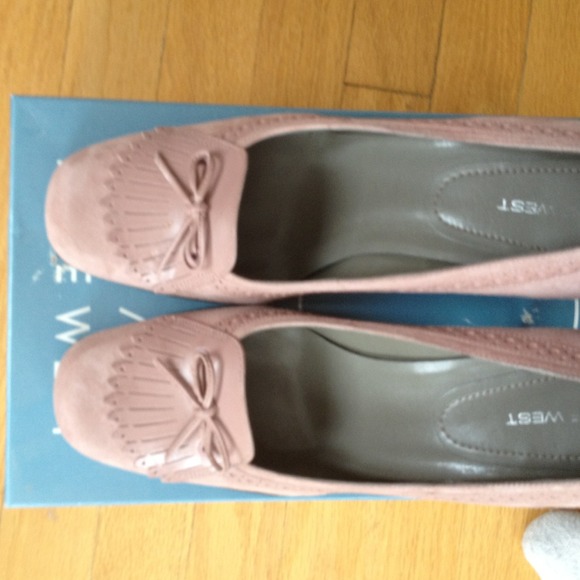 Nine West Light Pink Suede heels size 10