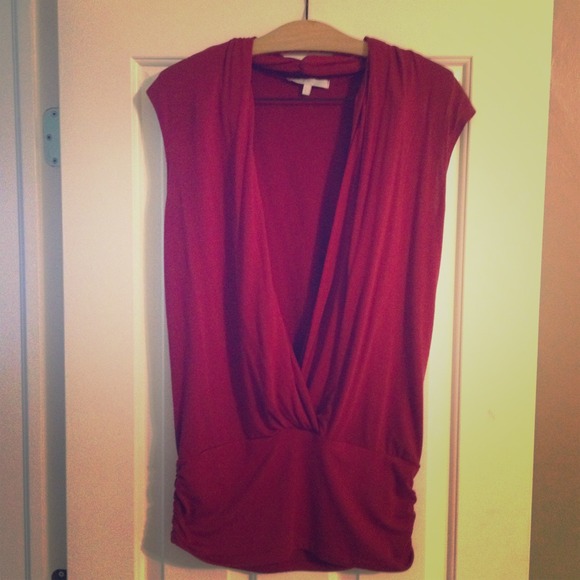 Sleeveless red top