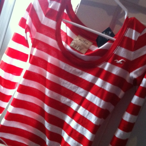 Red and white Hollister shirt