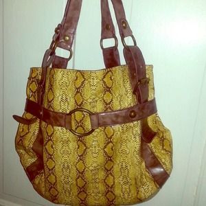 Vintage yellow and brown snake skin hand bag.