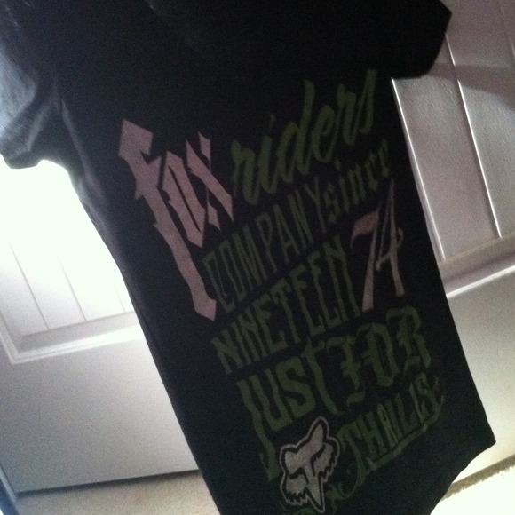 Fox shirt Vneck