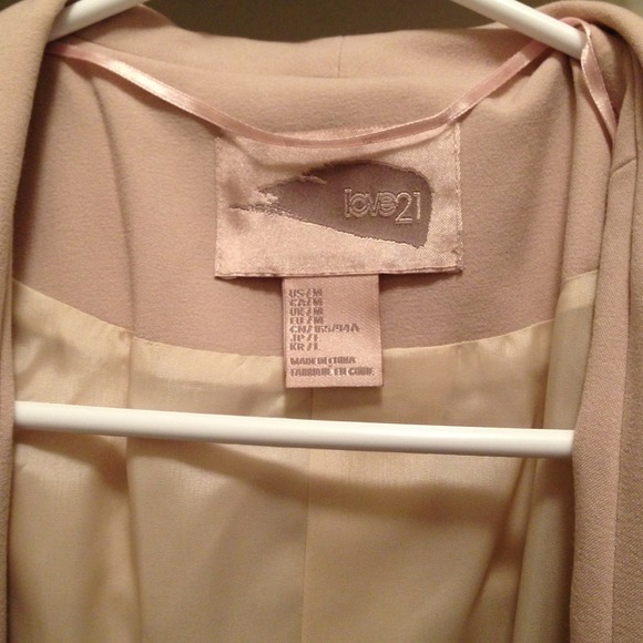 Forever 21 Jackets & Coats - 🎀Forever 21 Baby Pink Blazer Forever 21 Jackets & Coats - 🎀Forever 21 Baby Pink Blazer
