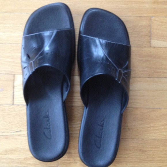 Clark's black leather slip on shoes size 10
