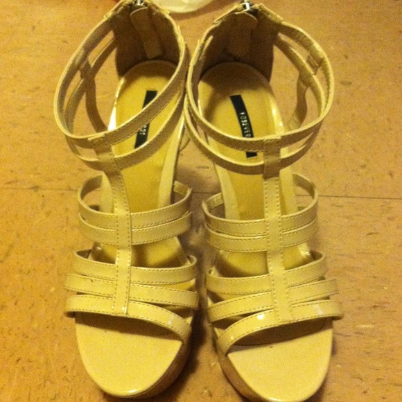 Wedges/ heels