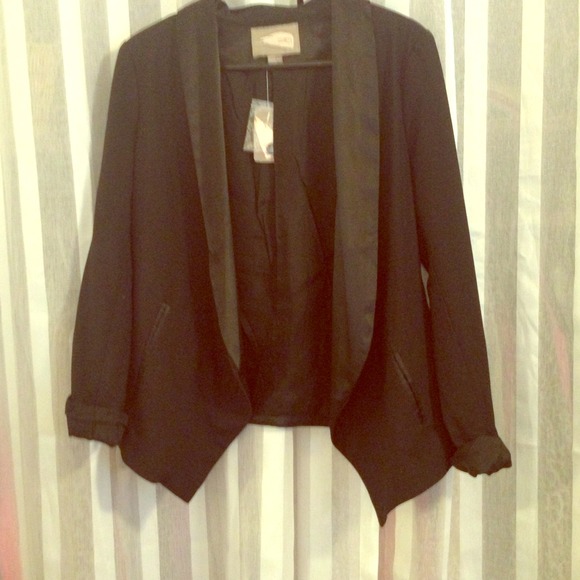 Forever 21 Jackets & Blazers - Black F21 Blazer