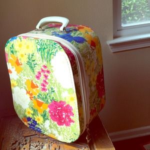 Vintage 1960s hand carry suitcase