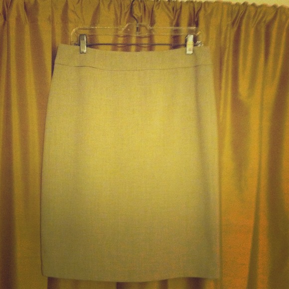 Bundle for lmhocking. CK skirt and LOFT shirt