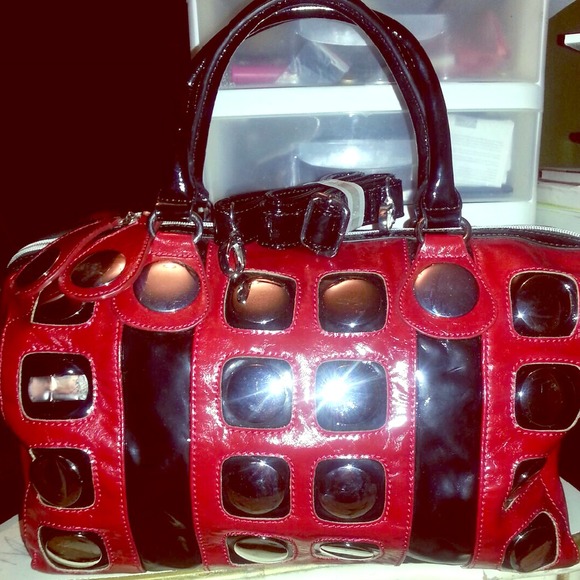 Nicole Miller red & black hand bag
