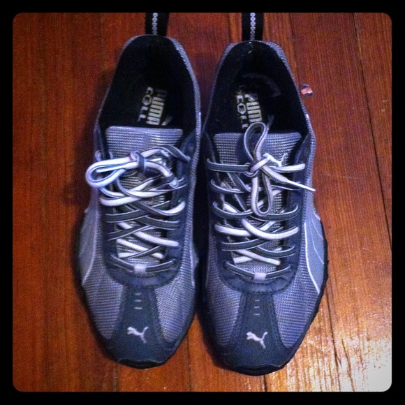 Puma Shoes - RESERVED Grey & white Puma Cells