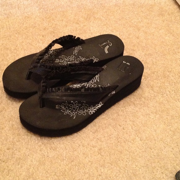 Wedge sandals