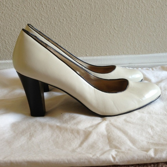 Worthington Maryanne Off White Pumps