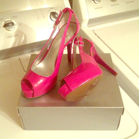 Worthington Shoes - Pink sling back peep toe heels