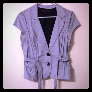 Short sleeve blazer (thin black stripes)