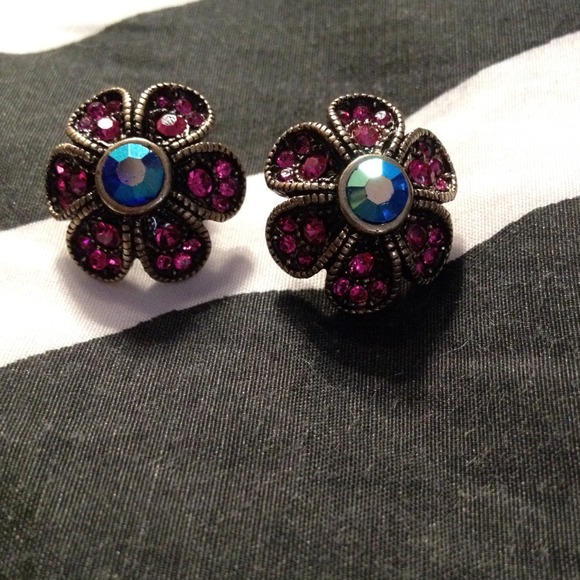 NWOT stud earrings