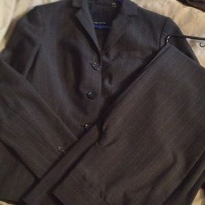 The limited women's suit