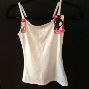 White shape wear tank