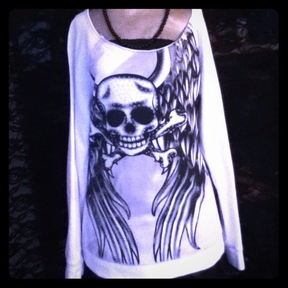 Black and white winged skull long sleeve shirt
