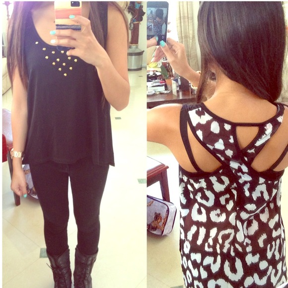 💎SOLD💎black studded shirt with cheetah back