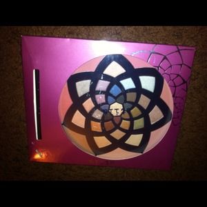 🔥🔥AUTHENTIC🔥🔥Brand New Stilla color palette